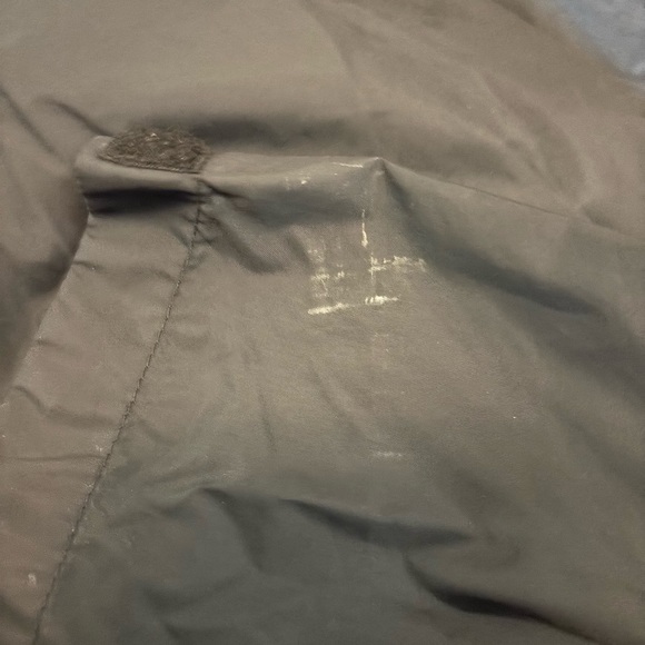 Columbia Men's Black and Gray Windbreaker - Picture 6 of 6